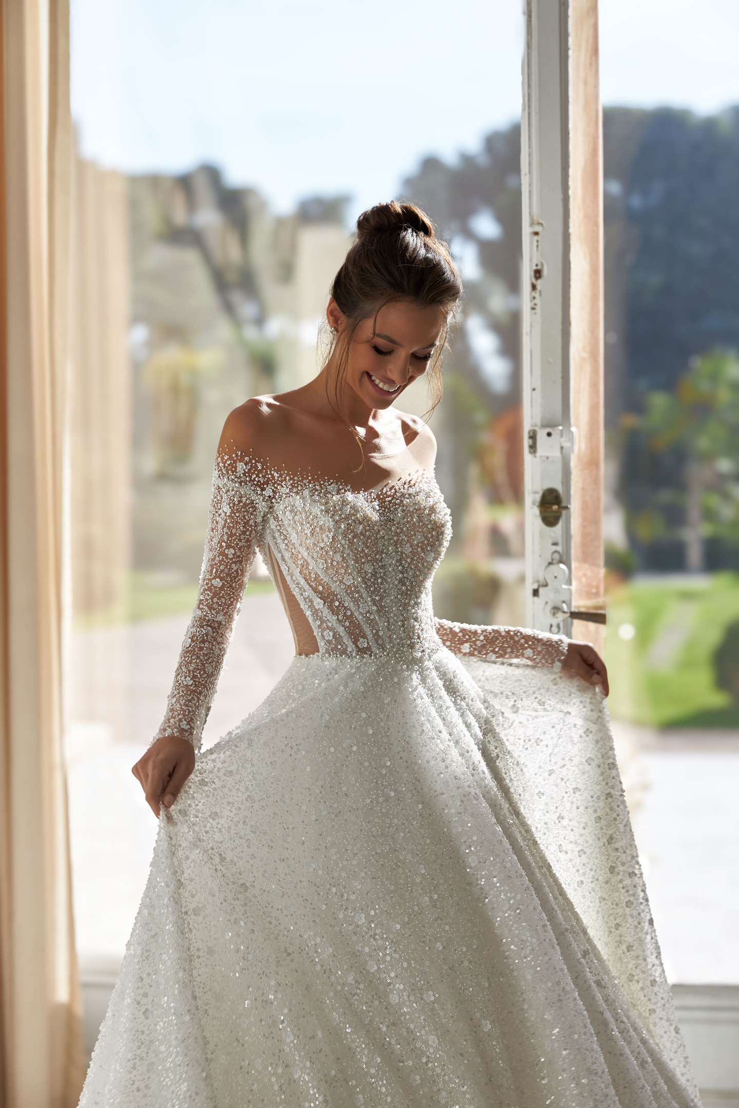 画像｜オクサーナムハ｜Aライン｜マーガレット後ろ